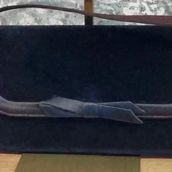 Vintage Black Velvet Clutch Bag with Handles - Picture 2 of 9